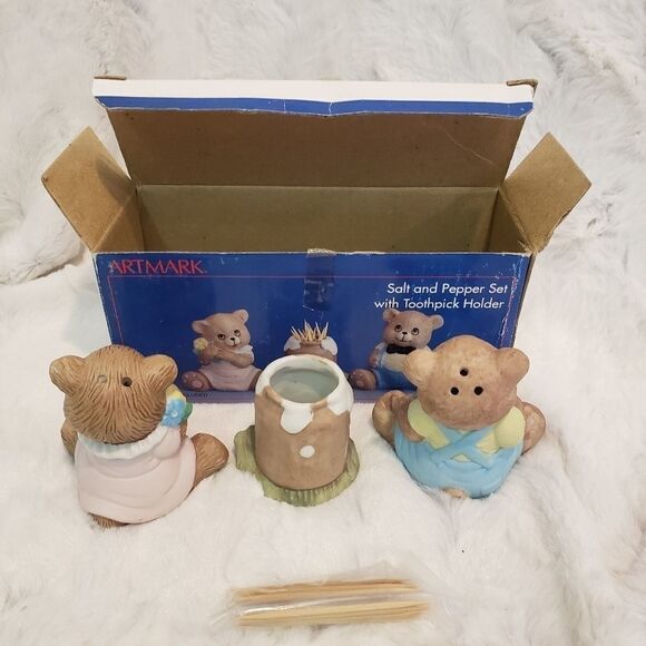 Salt & Pepper Shakers - Picture 5 of 11